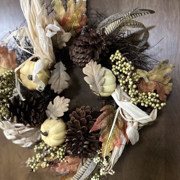 Fall Grapevine Wreath Pumpkins Leaves Corn Husk Pine Cones 18” - Picture 3 of 4